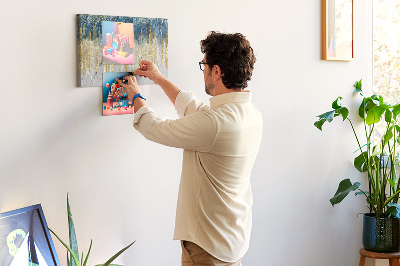 Tablero de anuncios diseño abstracto con líneas verticales doradas