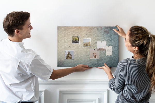 Tablero de corcho decorado mapa antiguo con delicadas manchas