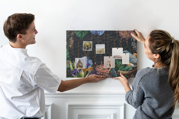 Tablero de anuncios con estampado floral de pájaro colorido