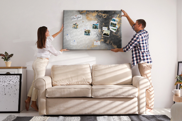 Tablero de corcho decorativo con diseño de abstracción elegante en tonos negros