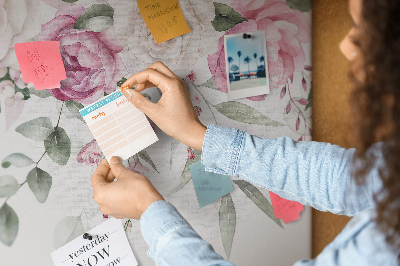 Tablero de corcho decorativo con estampado floral en delicados tonos de rosa