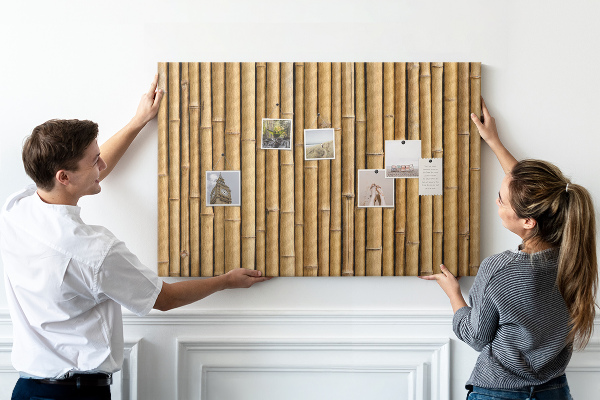 Tablero de anuncios con fondo de madera de bambú natural