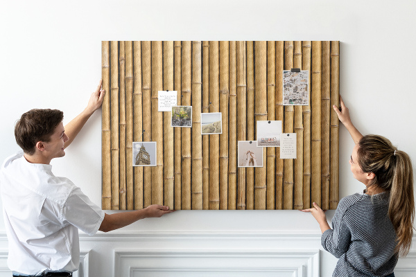 Tablero de anuncios con fondo de madera de bambú natural