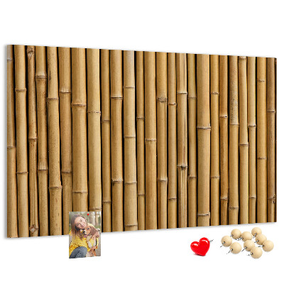 Tablero de anuncios con fondo de madera de bambú natural