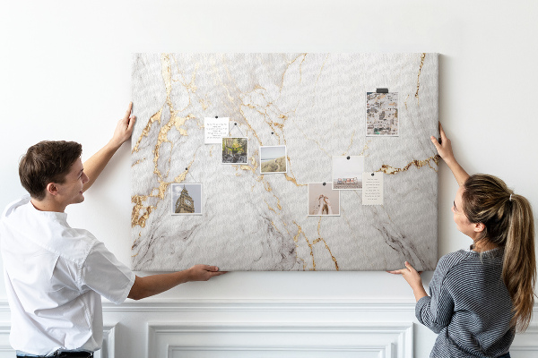 Tablero de corcho decorado diseño de mármol elegante con vetas doradas