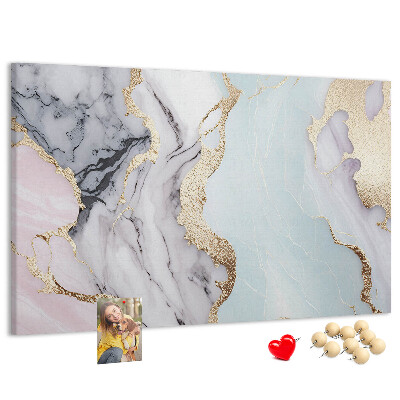 Tablero de corcho decorado con elegante diseño de mármol y detalles dorados