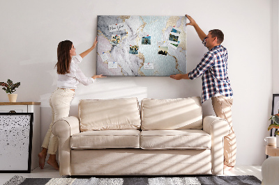 Tablero de corcho decorado con elegante diseño de mármol y detalles dorados