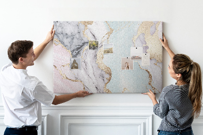 Tablero de corcho decorado con elegante diseño de mármol y detalles dorados