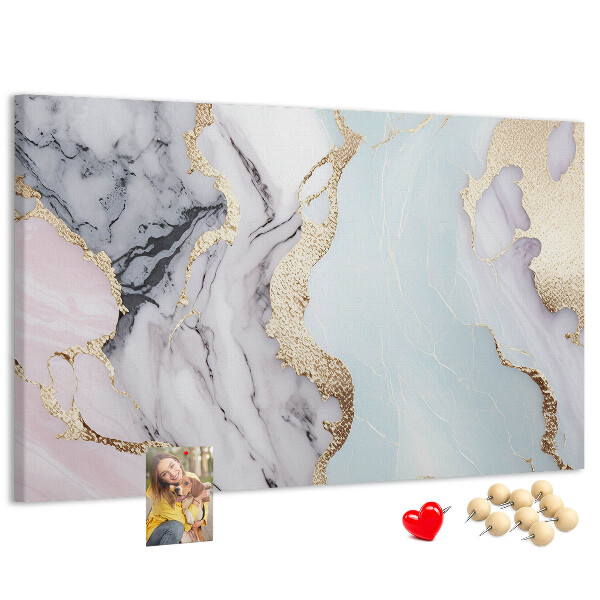 Tablero de corcho decorado con elegante diseño de mármol y detalles dorados