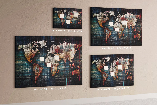 Pizarra de corcho con diseño de mapa del mundo en colores tierra