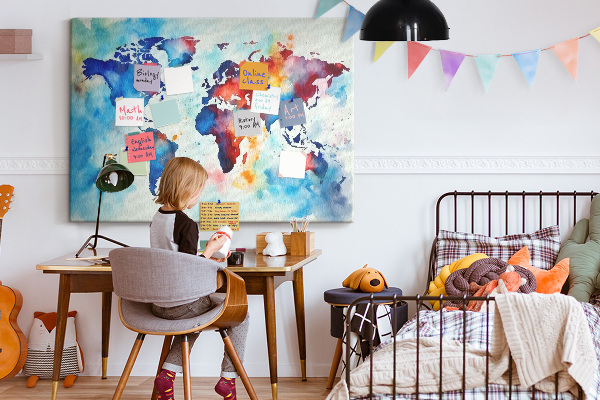 Tablero de anuncios mapa del mundo en acuarela a color