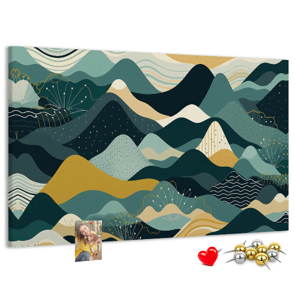 Tablero de corcho decorado con patrones abstractos de paisajes montañosos en colores