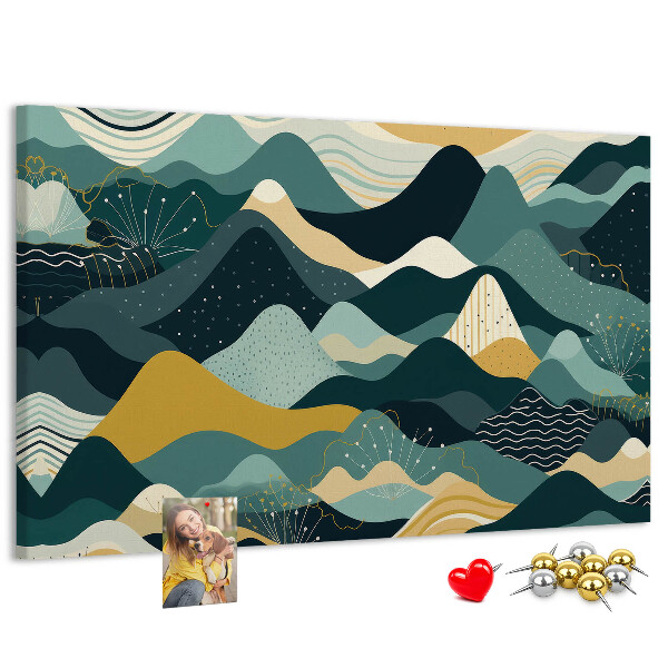 Tablero de corcho decorado con patrones abstractos de paisajes montañosos en colores