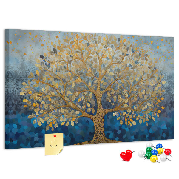 Tablero de anuncios hojas de oro sobre fondo de árbol azul