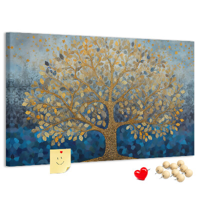 Tablero de anuncios hojas de oro sobre fondo de árbol azul