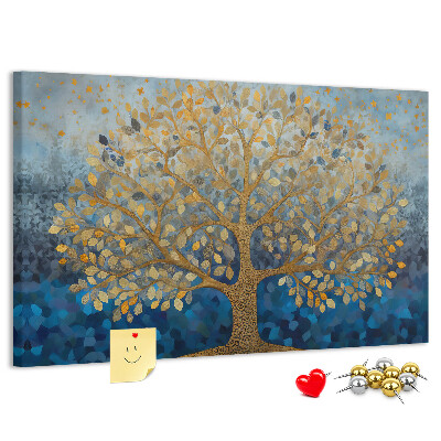 Tablero de anuncios hojas de oro sobre fondo de árbol azul
