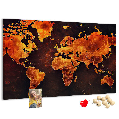 Tablero de anuncios mapa del mundo dorado sobre fondo marrón