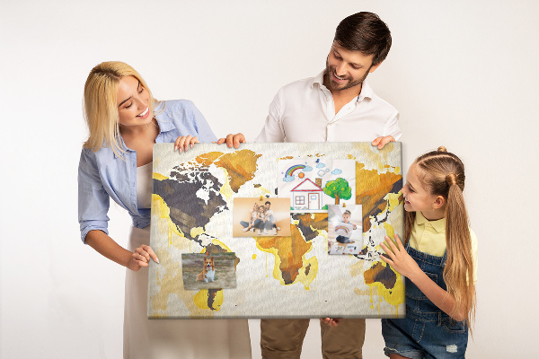 Tablero de corcho decorativo mapa del mundo abstracto en colores cálidos