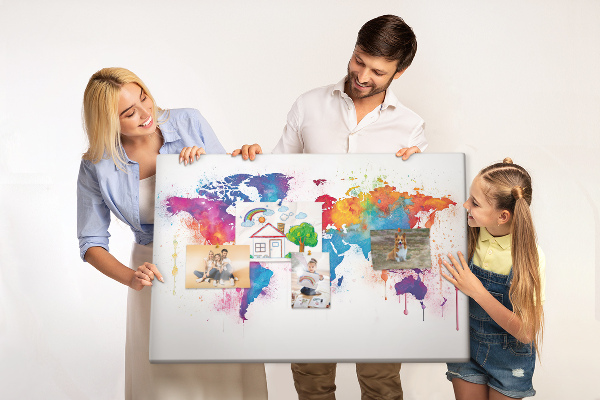 Tablero de anuncios mapa del mundo en acuarela a color