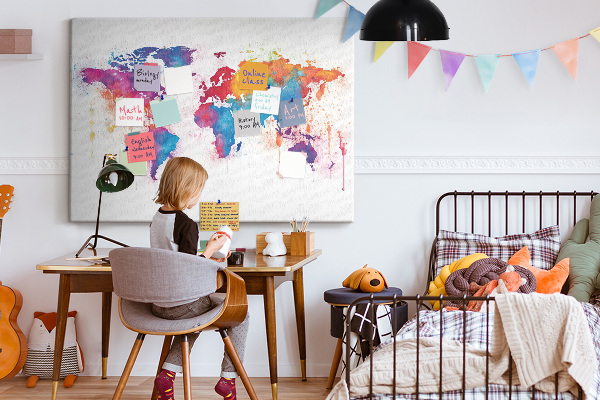 Tablero de anuncios mapa del mundo en acuarela a color