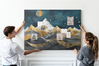 Tablero de corcho decorado diseño de montañas doradas bajo el cielo nocturno