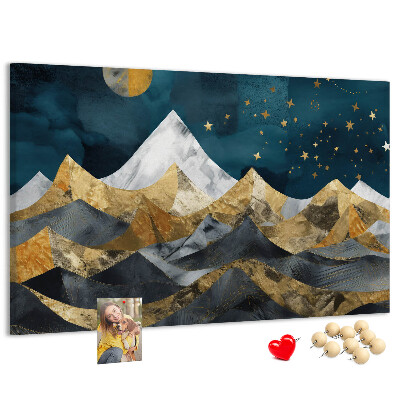 Tablero de corcho decorado diseño de montañas doradas bajo el cielo nocturno