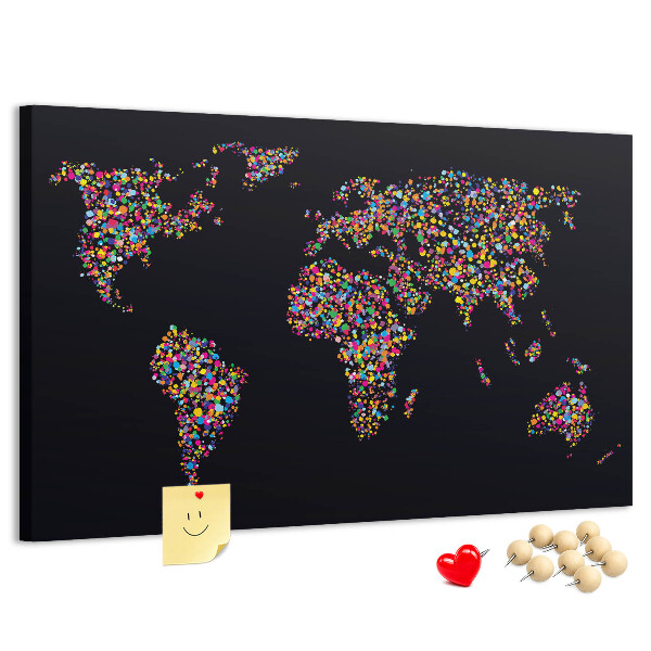 Tablero de corcho decorado mapa del mundo colorido con corazones