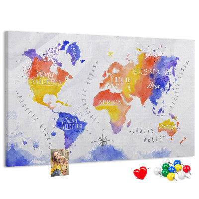Tablero de anuncios mapa del mundo con diseño de acuarela colorida