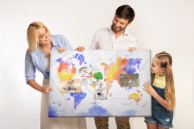 Tablero de anuncios mapa del mundo con diseño de acuarela colorida
