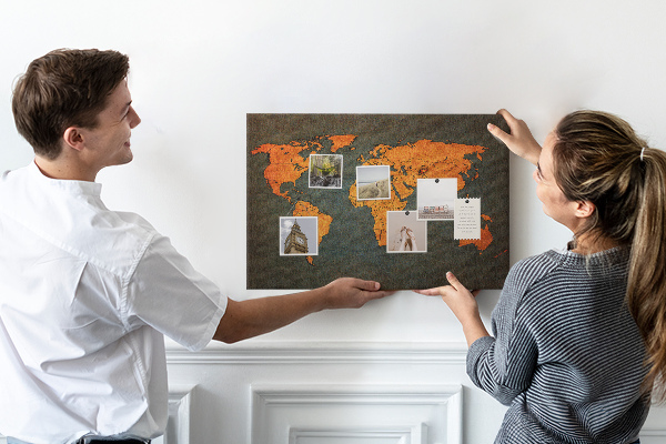 Pizarra de corcho mapa del mundo antiguo en tonos marrones