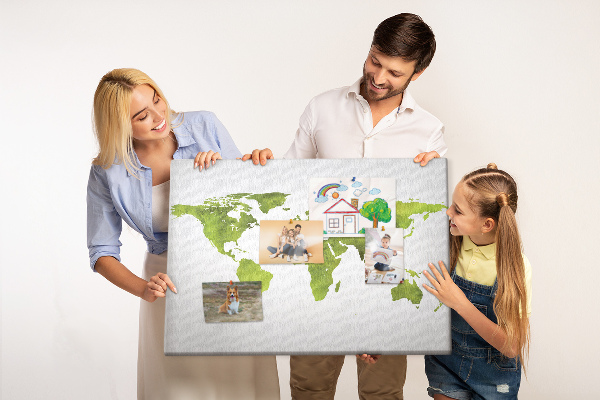 Tablero de corcho decorado mapa del mundo con diseño de acuarela verde