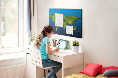 Tablero de anuncios mapa del mundo en color verde con diseño de océano al fondo