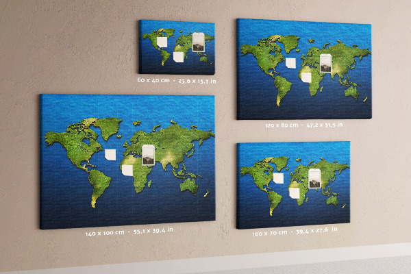 Tablero de anuncios mapa del mundo en color verde con diseño de océano al fondo