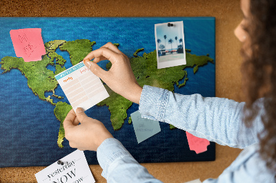 Tablero de anuncios mapa del mundo en color verde con diseño de océano al fondo
