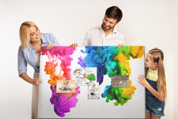 Tablero de anuncios diseño de nubes de pintura coloridas en movimiento