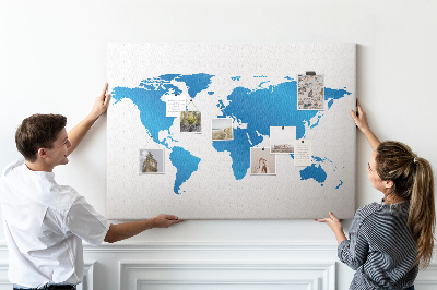 Pizarra de corcho mapa mundial azul sobre fondo blanco