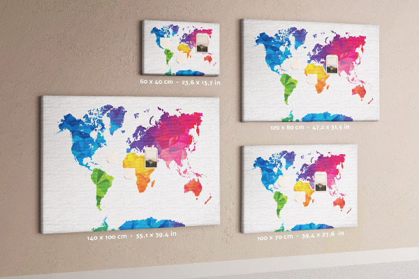 Mapa mundial de corcho diseño poligonal colorido