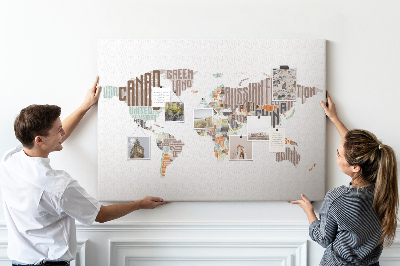 Tablero de anuncios mapamundi con los nombres de los países