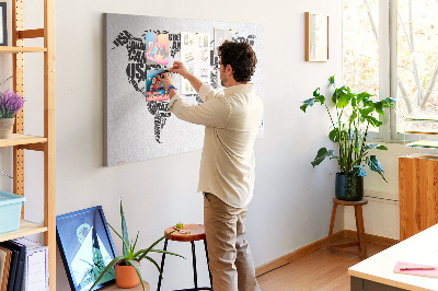 Tablero de anuncios Mapa del mundo con los nombres de los países en palabras.