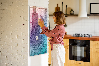 Pizarra magnética de pared con rotulador Un tablero colorido para notas y fotos.
