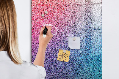 Pizarra magnética de pared con rotulador Un tablero colorido para notas y fotos.
