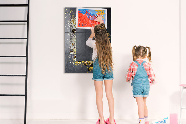 Pizarra magnética de pared con rotulador Un elegante tablero para notas y fotos.