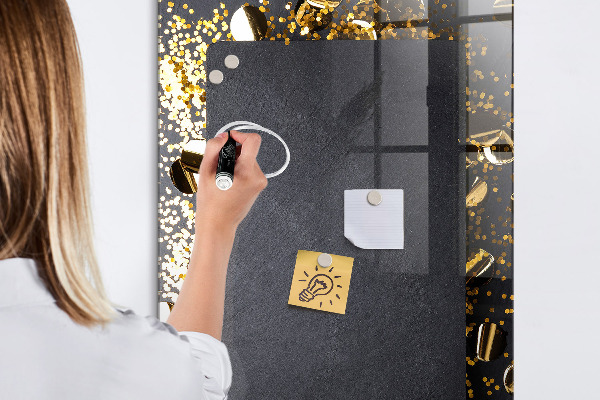 Pizarra magnética de pared con rotulador Un elegante tablero para notas y fotos.
