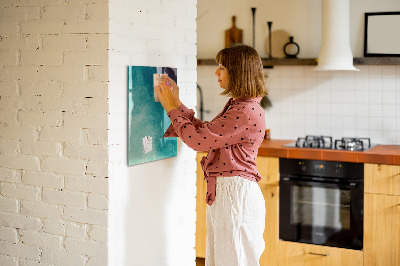 Pizarra magnética de pared con rotulador Un tablero colorido para fotos y notas.