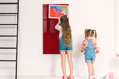 Pizarra magnética de pared con rotulador Un tablero colorido para notas y fotos.