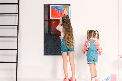 Pizarra magnética de pared con rotulador Un lugar creativo para recuerdos y fotos.