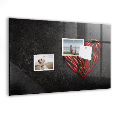 Pizarra borrable de cristal con imanes Un corazón de pimientos y fotos de recuerdos