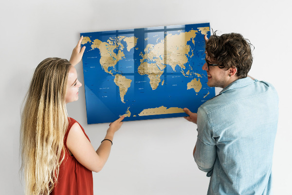 Pizarra borrable de cristal con imanes Mapa del mundo con lugares para marcar.