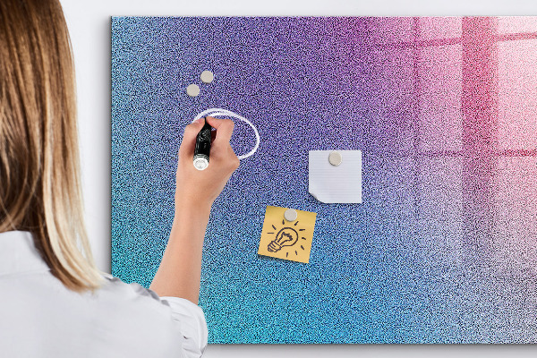 Pizarra magnética de pared con rotulador Un tablero colorido para notas y fotos.
