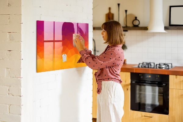 Pizarra magnética de pared con rotulador Un tablero colorido para notas y fotos.